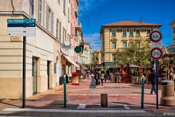 Centre-ville rue piétonne