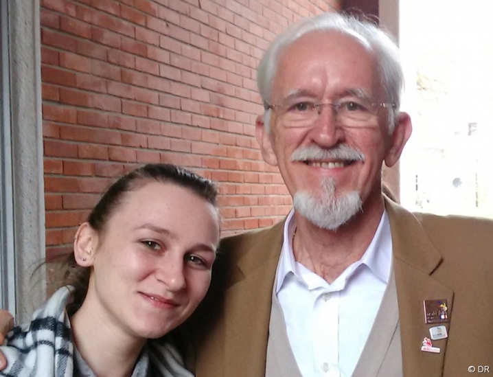 Portrait de Laura Vereecken, apprentie en miroiterie, et Benoît Leclerc, artisan en miroiterie