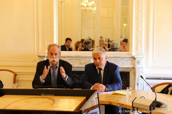  Bernard Stalter, président de CMA France, et Jean-Claude Bellanger, secrétaire général des Compagnons du Devoir. 