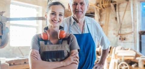 jeune recrue atelier de menuiserie