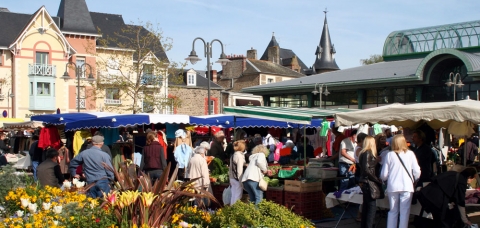 Marché de Dinard sous le soleil