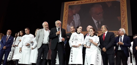 Joël Mauvigney entouré des lauréats des Rabelais des Jeunes Talents 2019